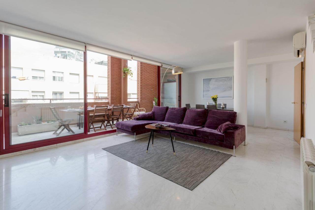 Unique - Stylish Seafront Duplex Lejlighed *