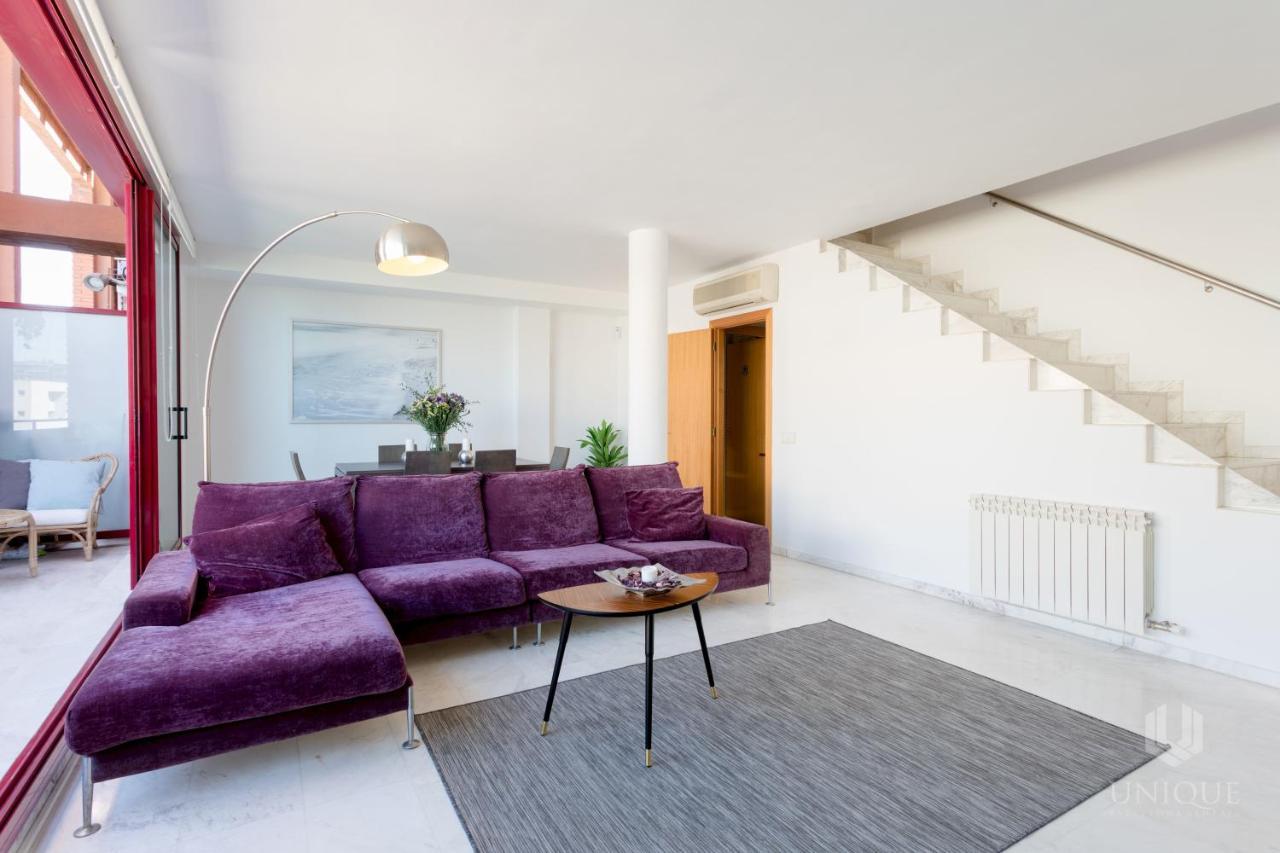 Unique - Stylish Seafront Duplex Barcelona