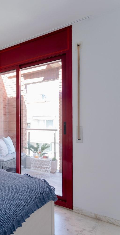 Unique - Stylish Seafront Duplex *